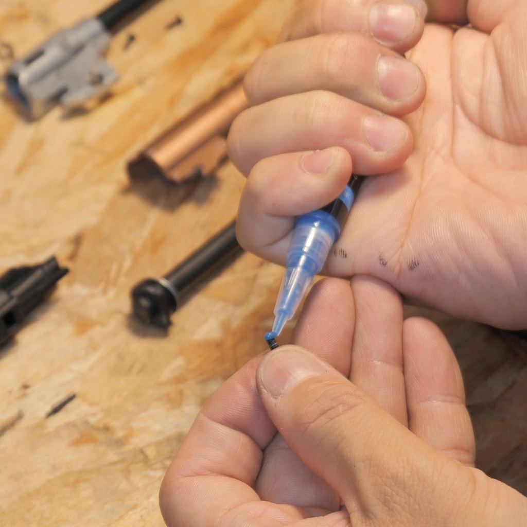 4UAD - Stylo De Lubrifiant Pour Engrenage Haute Performance Gris
